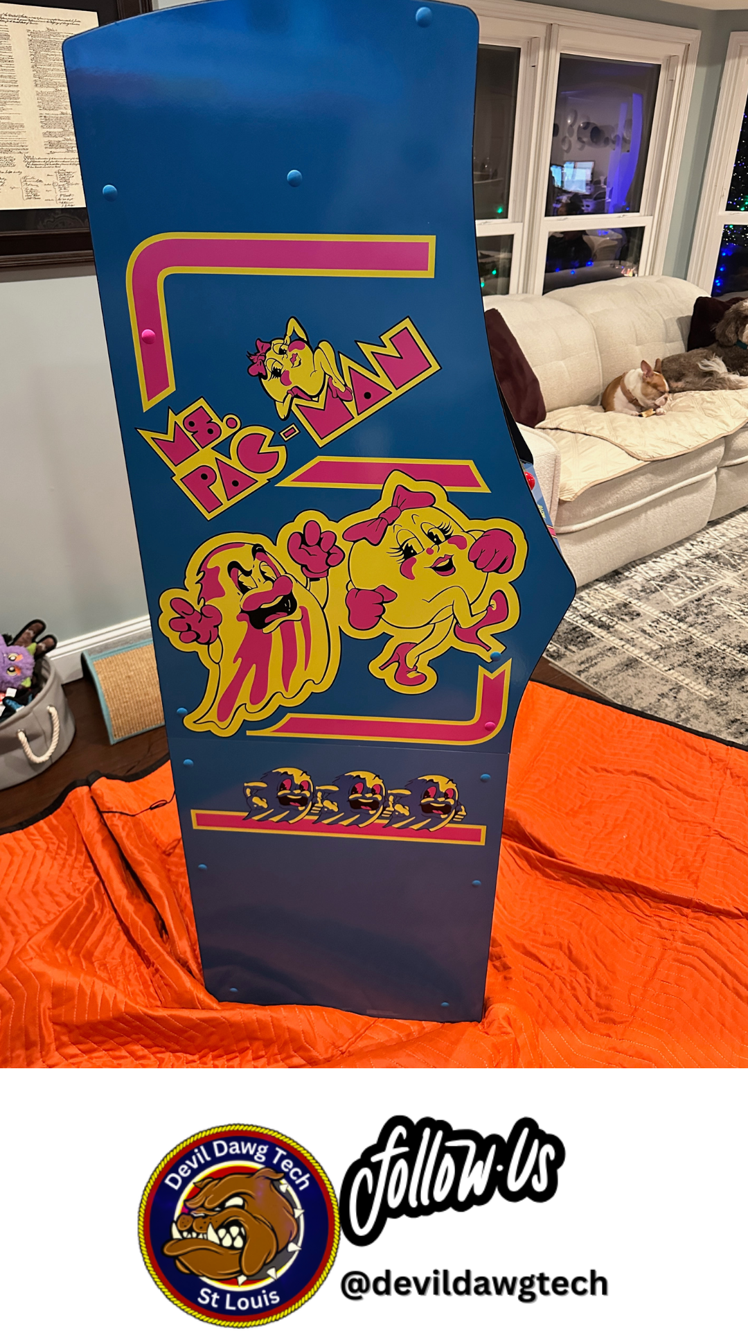 Ms. PAC-MAN Class of '81 Deluxe Arcade Machine